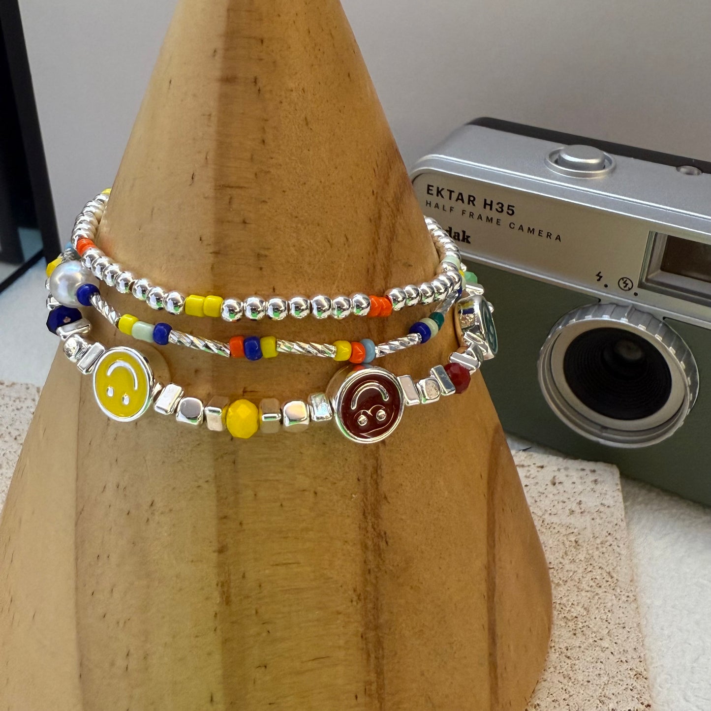 😊 *【微笑珍珠手鍊】—— 甜美與優雅的完美結合*