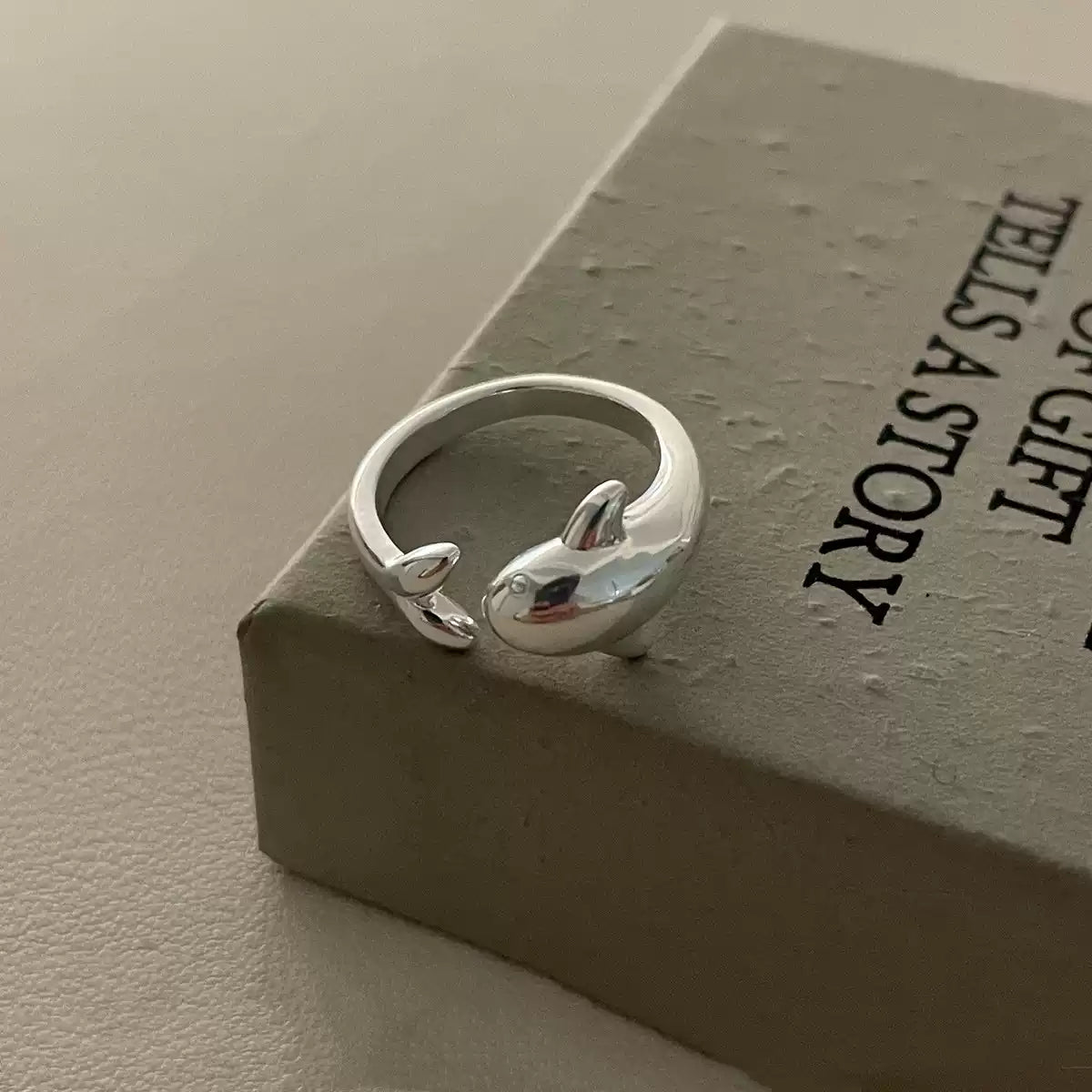 海豚戒指 鯨魚環繞開口設計