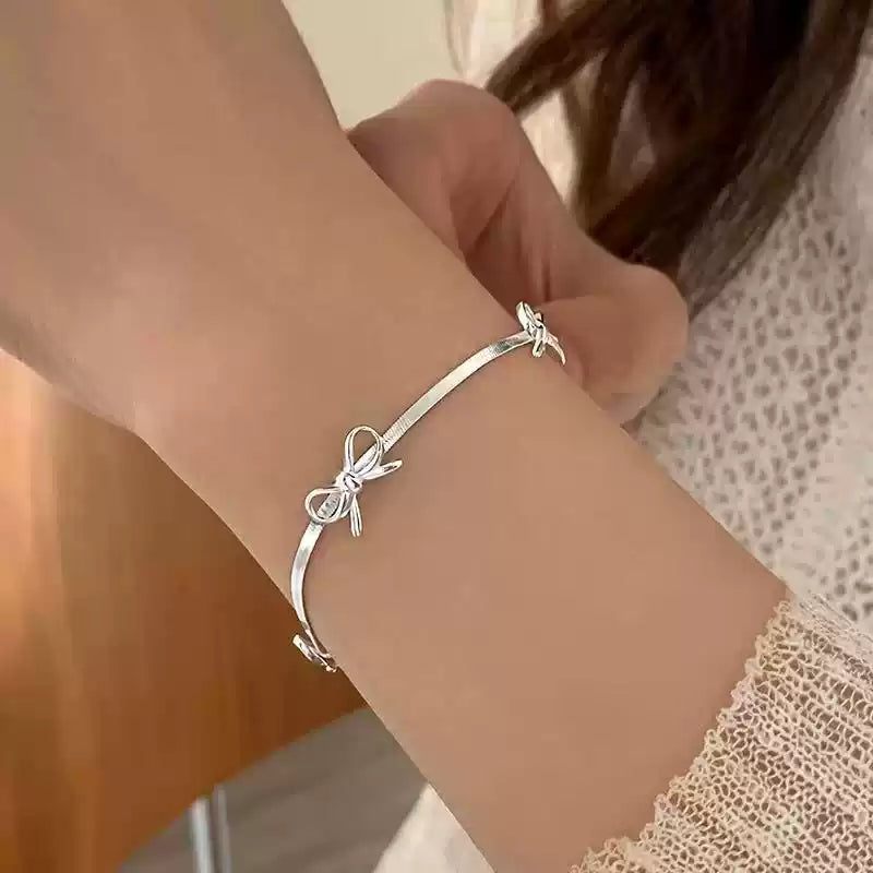「冷冽系蛇骨手鍊｜解構蝴蝶結設計｜S925純銀極簡飾品｜INS高級感穿搭」