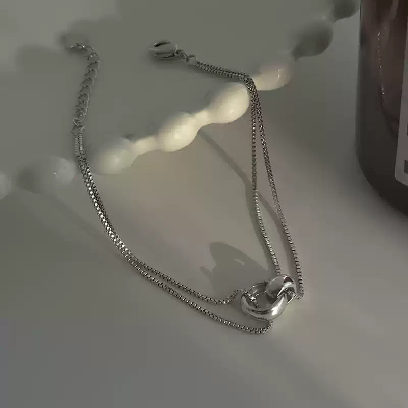 💫 *【簡約雙環手鍊】—— 低調與優雅的完美結合*