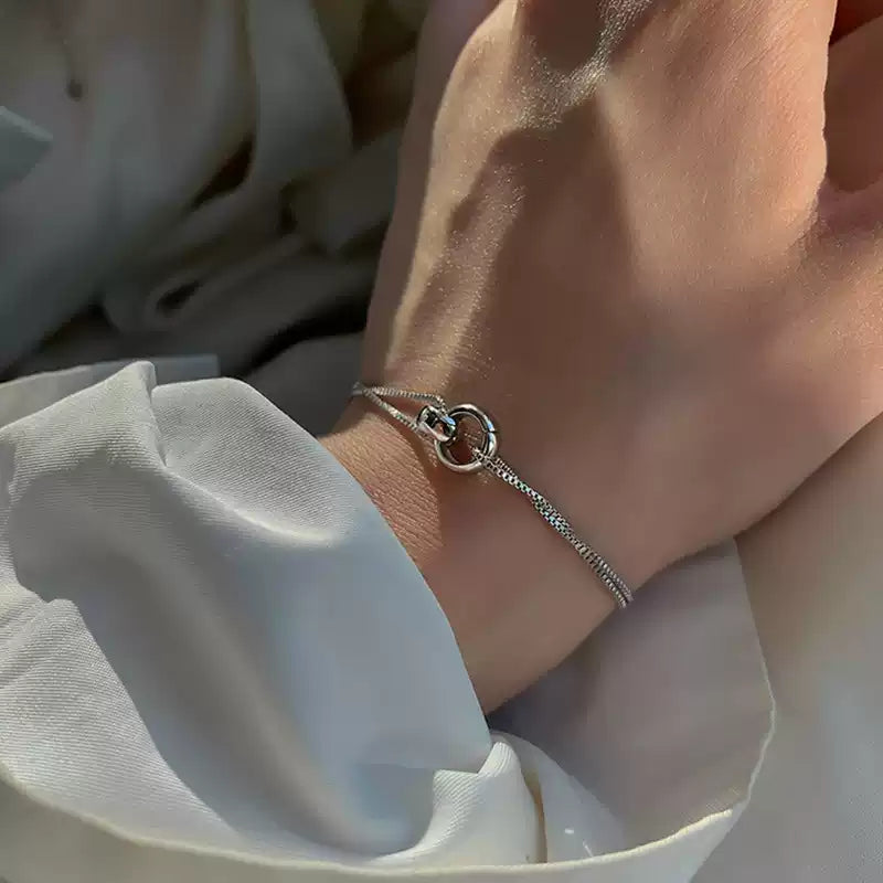 💫 *【簡約雙環手鍊】—— 低調與優雅的完美結合*
