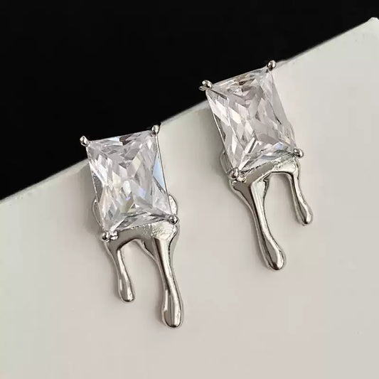【閃耀焦點】方形鋯石水滴耳環 - 異形針設計｜氣質優雅｜