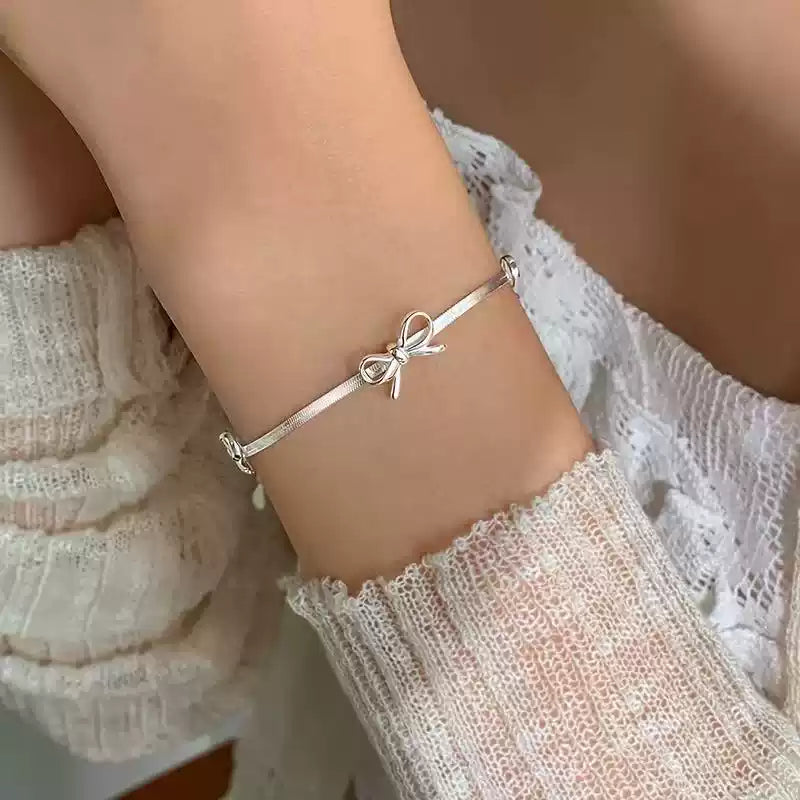 「冷冽系蛇骨手鍊｜解構蝴蝶結設計｜S925純銀極簡飾品｜INS高級感穿搭」