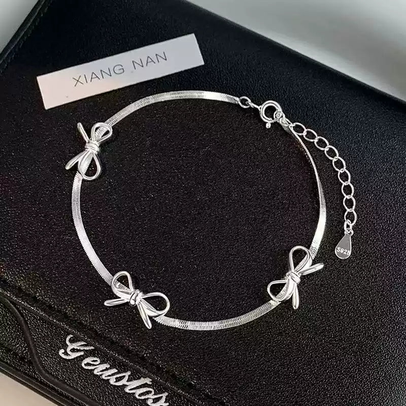 「冷冽系蛇骨手鍊｜解構蝴蝶結設計｜S925純銀極簡飾品｜INS高級感穿搭」