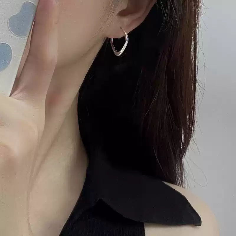 【現代極簡】幾何菱形扭曲耳環 - S925鍍銀耳針｜設計感十足｜